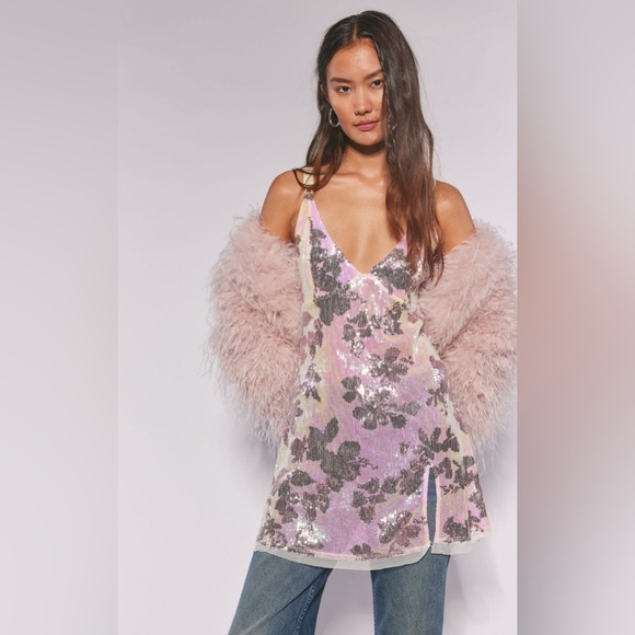 Free People Dresses & Skirts - Dazzle Me Sequin Jacquard Mini Slip NWOT blush pink combo